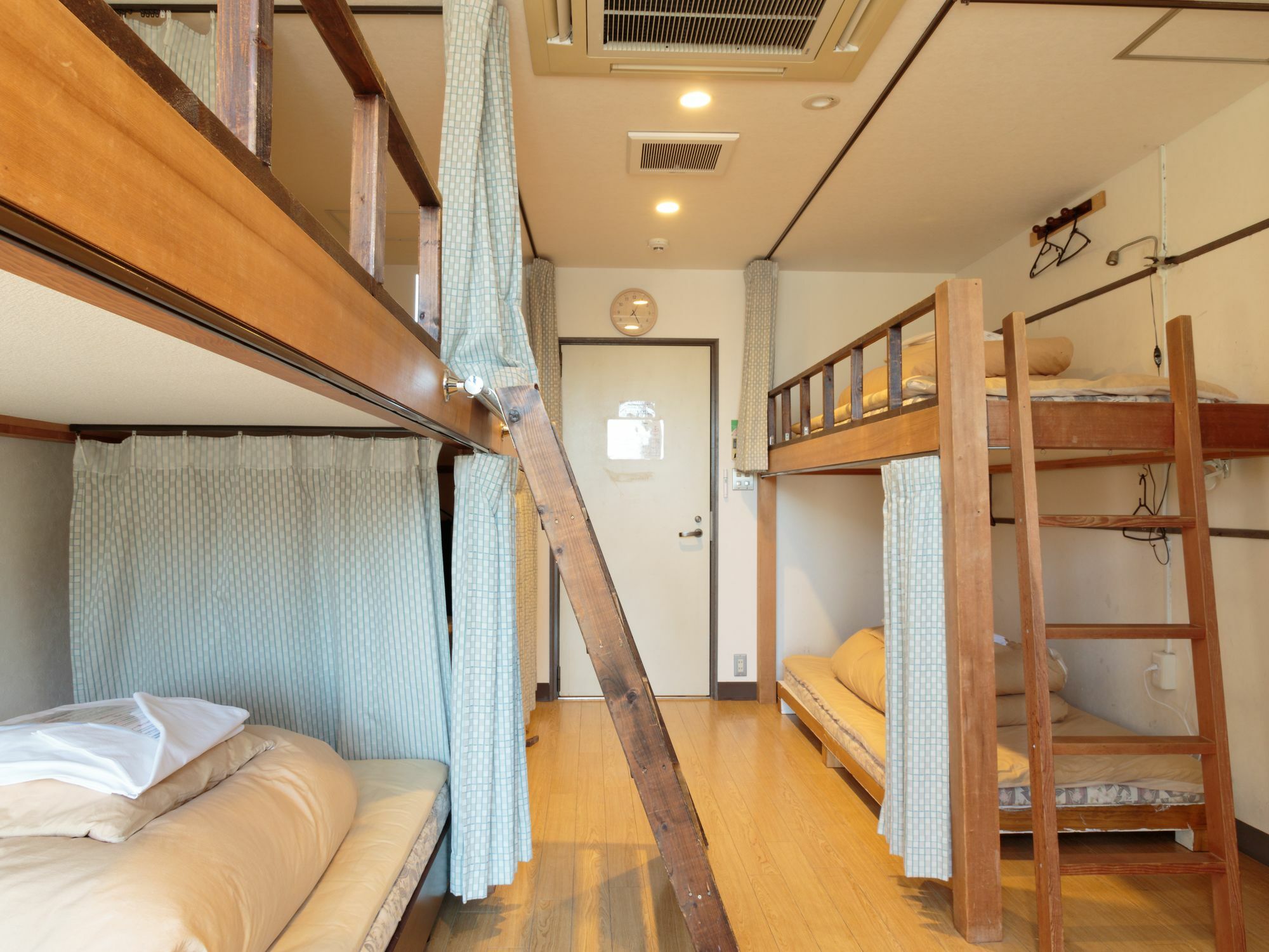 J-Hoppers Kyoto Guesthouse Exterior photo