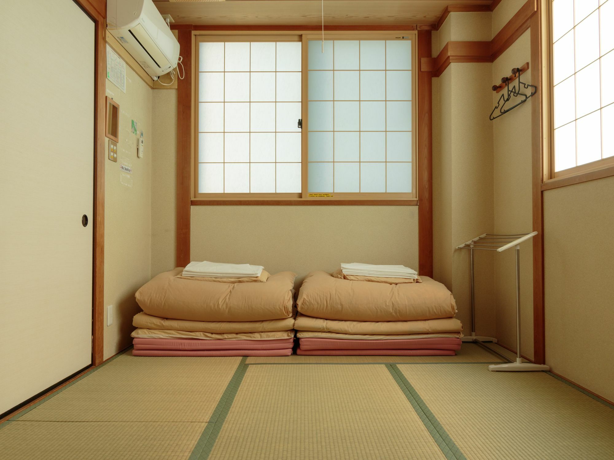 J-Hoppers Kyoto Guesthouse Exterior photo